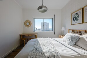 Appartement, 1 slaapkamer, toegang tot zwembad, uitzicht op zee | 1 slaapkamer, babybedden (toeslag), beddengoed