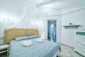 4 soverom, strykejern/-brett, wi-fi og sengetøy