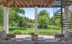 Property grounds - Luxury 10 Bedroom Retreat for Family Reunions or Corporate Outings in Ashland,NE (Ashland)