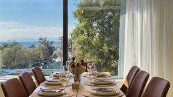 Apartamento, 3 habitaciones, balcón, vistas a la montaña | Comedor