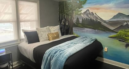Charming 2-bedroom house with WiFi, AC in enjoyable Lancaster