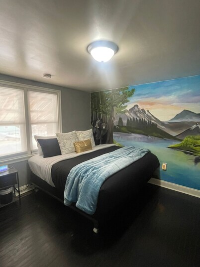 Charming 2-bedroom house with WiFi, AC in enjoyable Lancaster