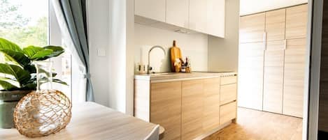 Fridge, microwave, dishwasher