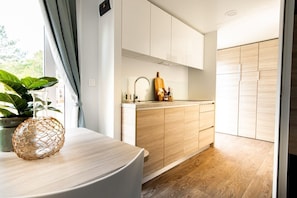 Kühlschrank, Mikrowelle, Geschirrspüler