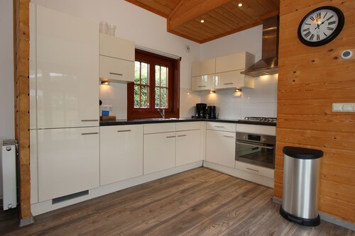 Chalet with an open-plan kitchen and dishwasher