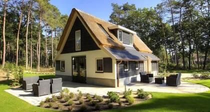 Bungalow with 6 bedrooms, infrared sauna and terrace