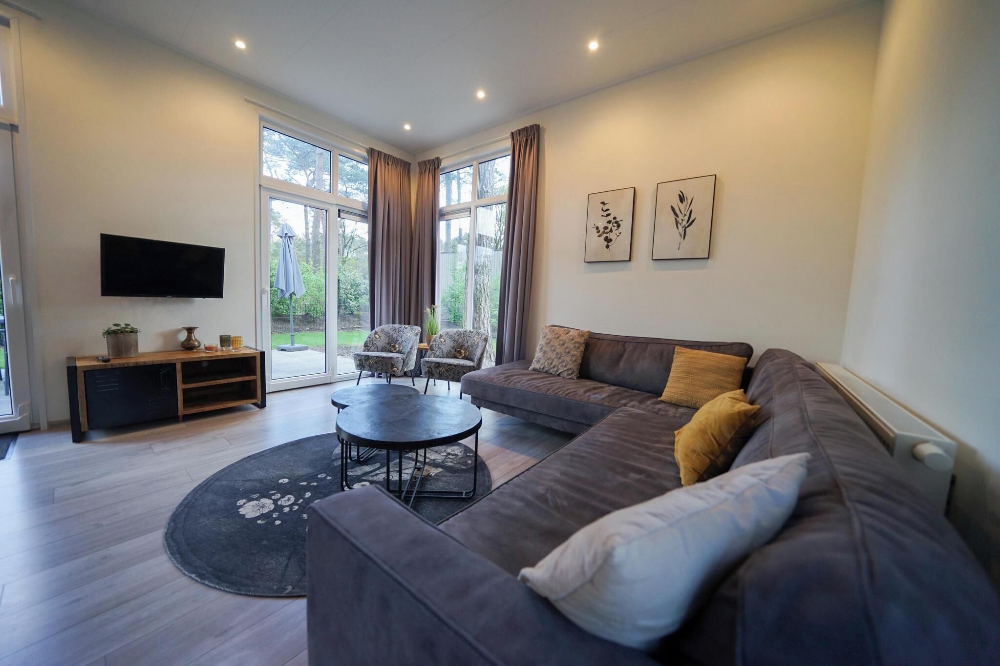 Chalet With 2 Bedrooms And A Terrace - Arnhem