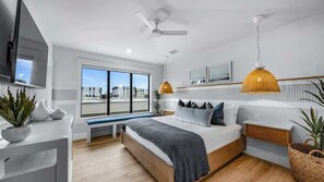 5 bedrooms, desk, iron/ironing board, free WiFi