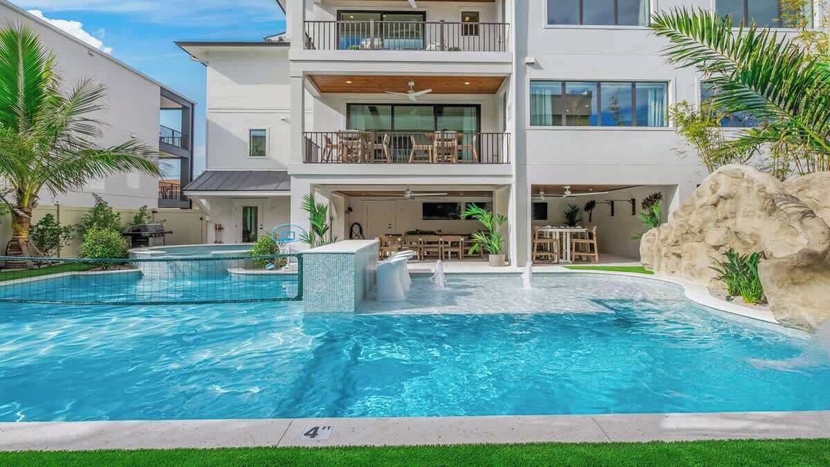 Piscina all'aperto, una piscina riscaldata