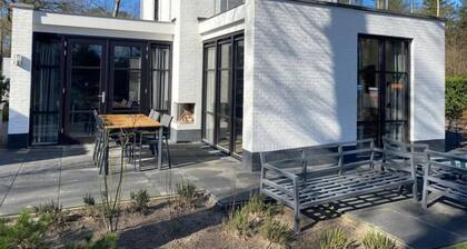 Villa with 3 bedrooms, 2 bathrooms and a roof terrace