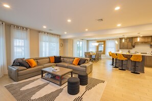Villa, Accessible | 6 bedrooms - Spacious 6BR Beach Home With Elevator Heated Pool - Ideal for Family Vacations (Brigantine)