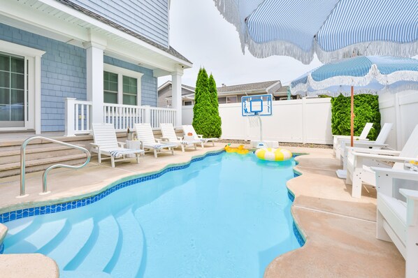 Villa, Accessible - Spacious 6BR Beach Home With Elevator Heated Pool - Ideal for Family Vacations (Brigantine)