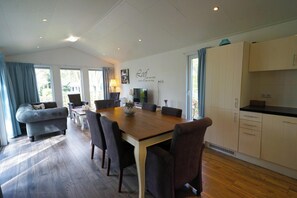Dining - Chalet with 3 bedrooms and a terrace (Lochem)