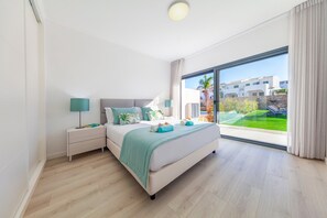 Villa | 3 bedrooms, iron/ironing board - Holiday Home, 1.5km From Evaristo Beach (Albufeira)