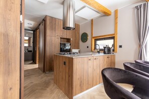 Fridge, microwave, stovetop, dishwasher - Panorama Lodge 4-6 (Presseggen)