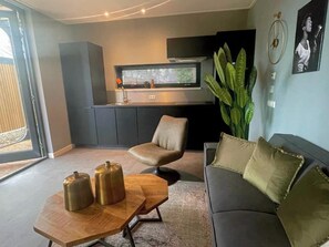 Smart TV - Chalet with 1 bedroom and a terrace (Zutendaal)