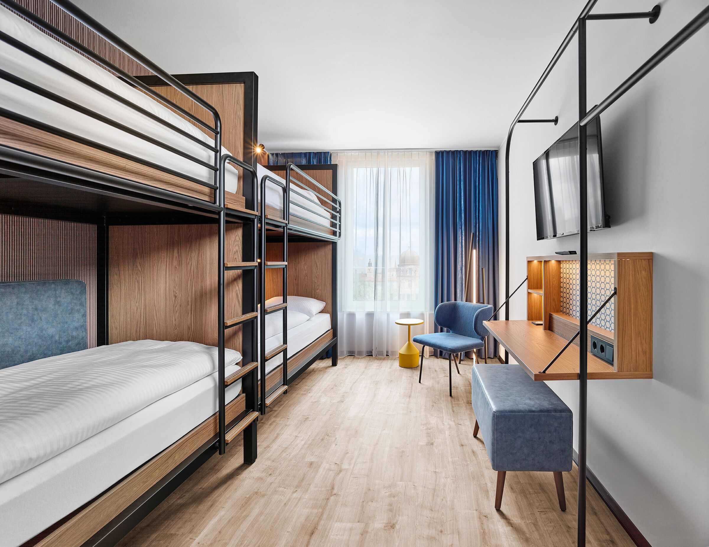 Comfort vierpersoonskamer | Geluiddichte muren, gratis wifi, beddengoed