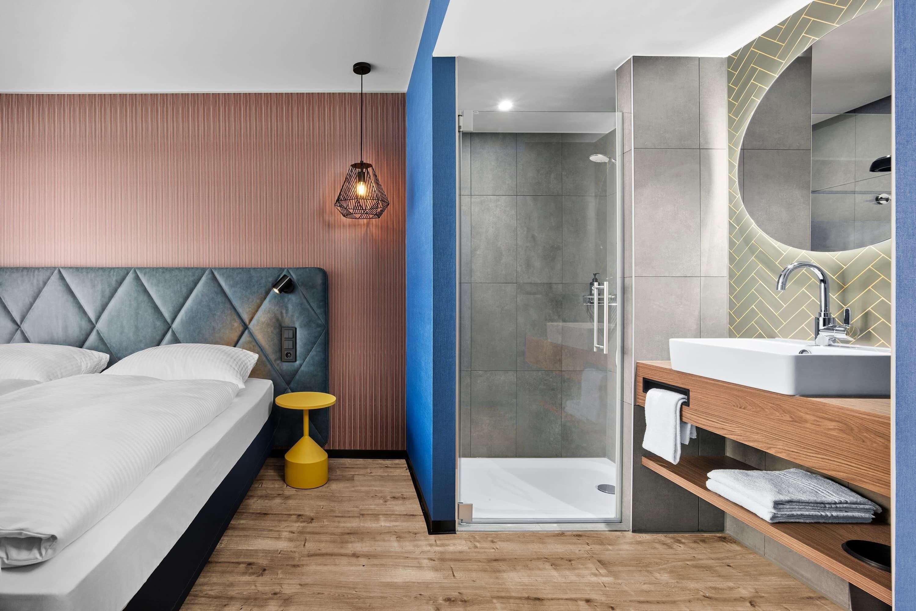 Soundproofing, free WiFi, bed sheets