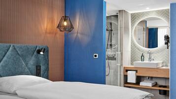 Soundproofing, free WiFi, bed sheets