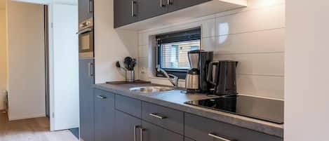 Fridge, dishwasher