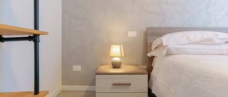 Deluxe Penthouse, 3 Bedrooms | 3 bedrooms, premium bedding, down comforters, in-room safe