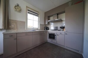 Kühlschrank, Mikrowelle, Geschirrspüler