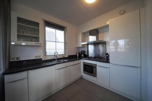 Kühlschrank, Mikrowelle, Geschirrspüler