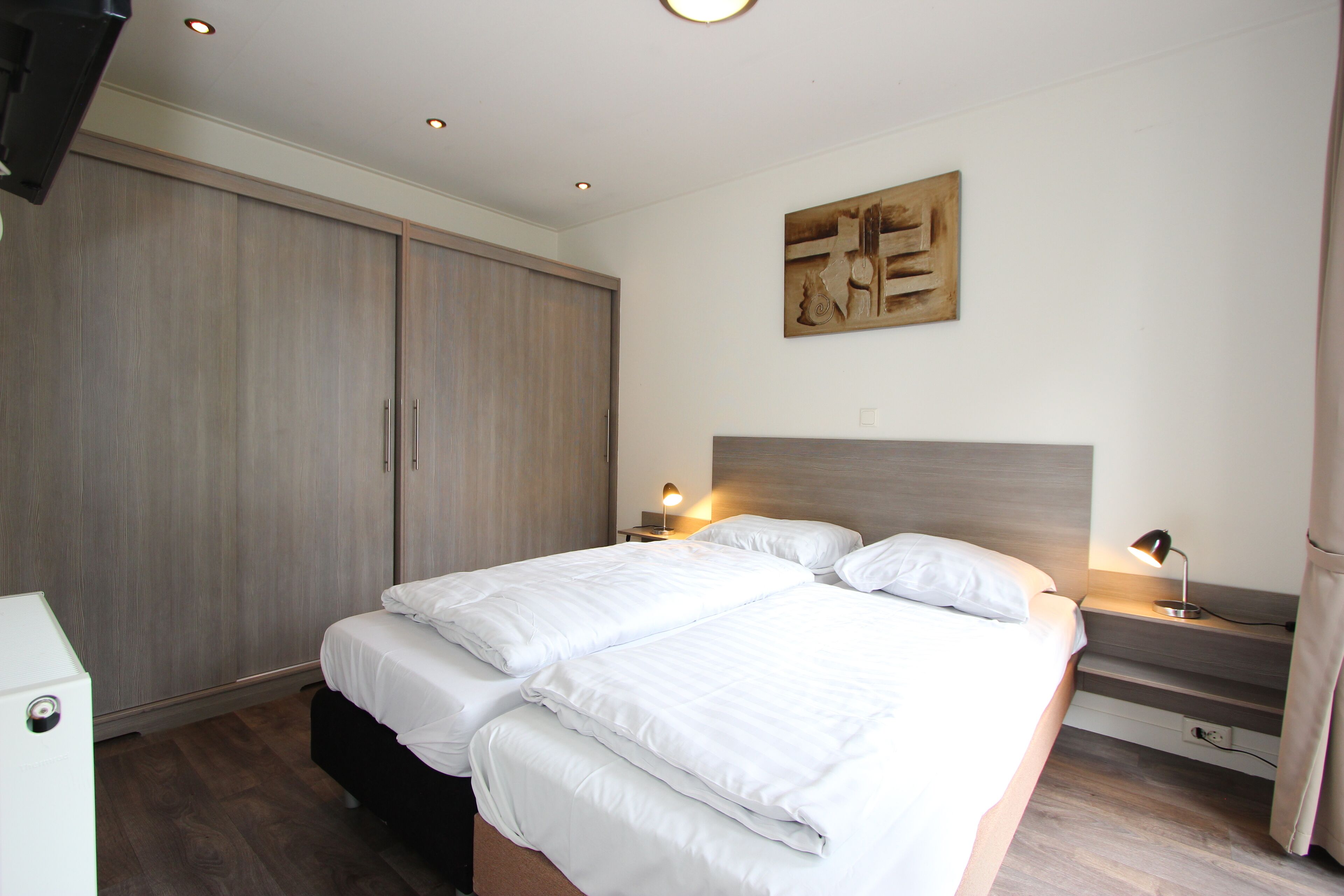 Chalet With 4 Bedrooms And A Terrace - Sittard