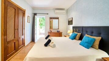 Villa | 4 bedrooms, iron/ironing board, bed sheets