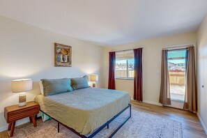 2 bedrooms, internet, bed sheets