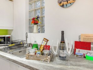 Interior - 2 bedroom accommodation in Paignton (Paignton)
