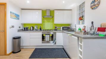 Dishwasher, high chair