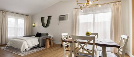 2 chambres, fer et planche à repasser, Wi-Fi, draps fournis