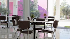 Coffee shop