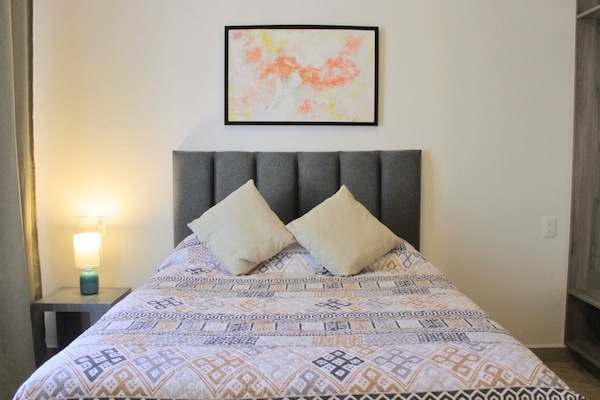 Executive-rum - 1 dubbelsäng | Värdeförvaringsskåp på rummet, strykjärn/strykbräda och gratis wi-fi