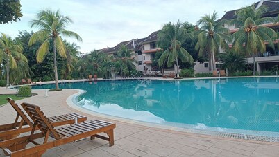 Charming 2-bedroom house with Pool, WiFi, Kitchen, AC in Langkawi Island