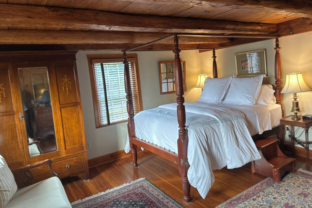 Deluxe Double Room | Iron/ironing board, WiFi (free)