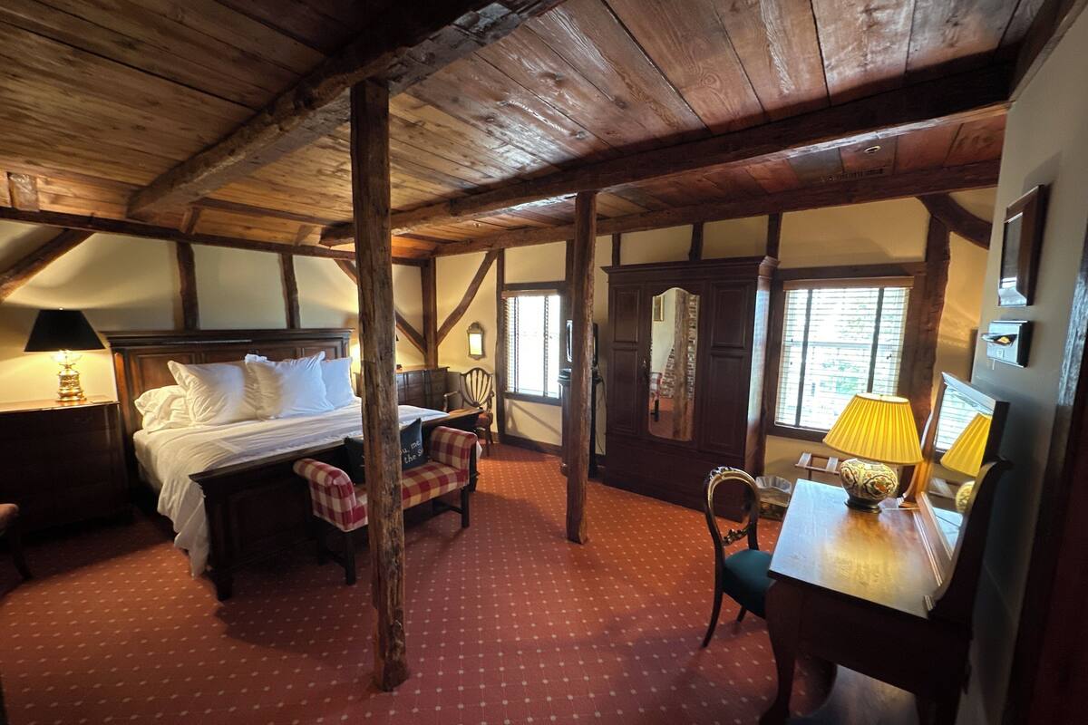 Deluxe Single Room | Iron/ironing board, WiFi (free)