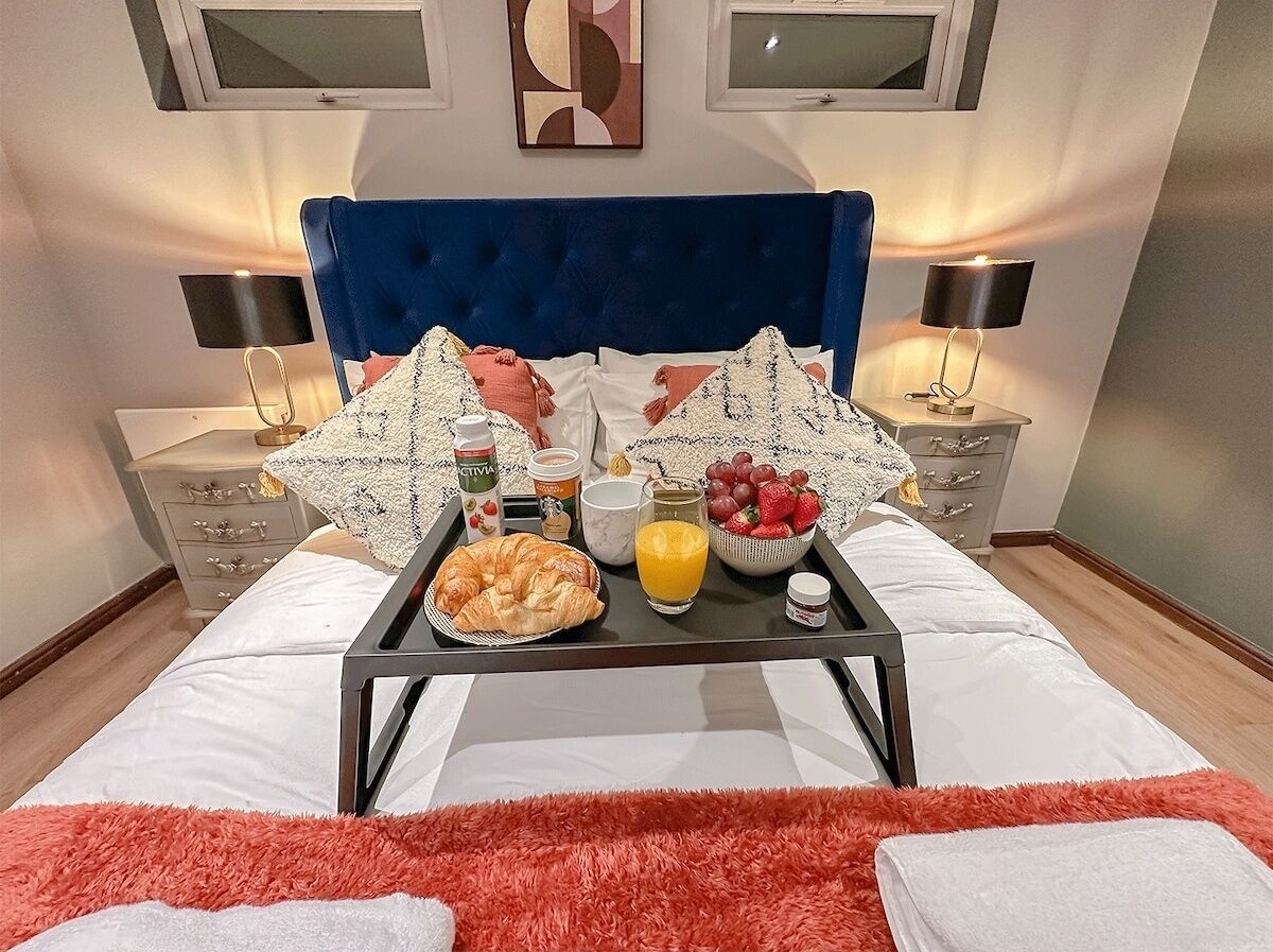 1 bedroom, desk, iron/ironing board, WiFi