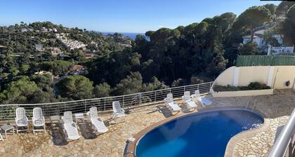 MAGNIFICENT VILLA WITH PRIVATE POOL AND BREATHTAKING SEA AND MOUNTAIN VIEWS