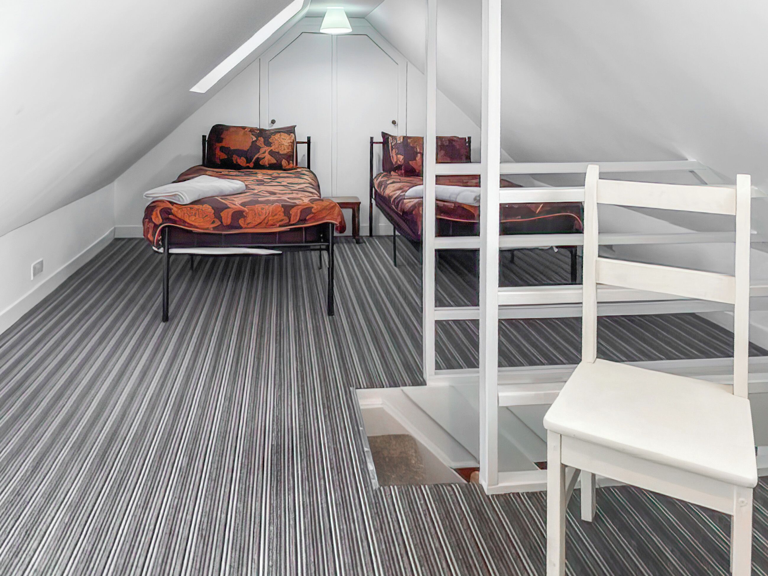 2 bedrooms, WiFi (free), bed sheets