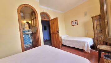 Habitación básica doble, vista a la ciudad