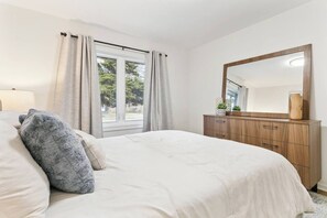 3 Schlafzimmer, Schreibtisch, Bügeleisen/Bügelbrett, kostenloses WLAN