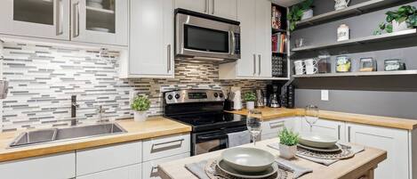 Fridge, microwave, oven, stovetop