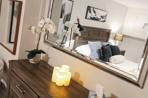 2 bedrooms, desk, iron/ironing board, free WiFi