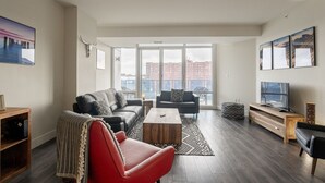 Smart TV - Modern 3BD/2BA Suite w/ Skyline Views, Balcony, Gym & Media Room (Halifax)