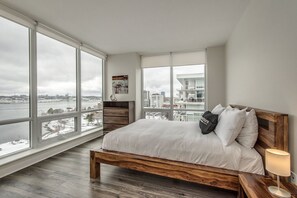 2 bedrooms, travel cot, free WiFi