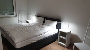 1 Schlafzimmer, Schreibtisch, Bügeleisen/Bügelbrett, kostenloses WLAN