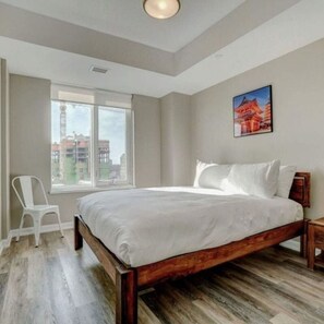 Iron/ironing board, travel crib, WiFi, bed sheets
