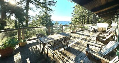 Paradise in Forest setting w/ Ocean views, hot tub, close to town & Hiking